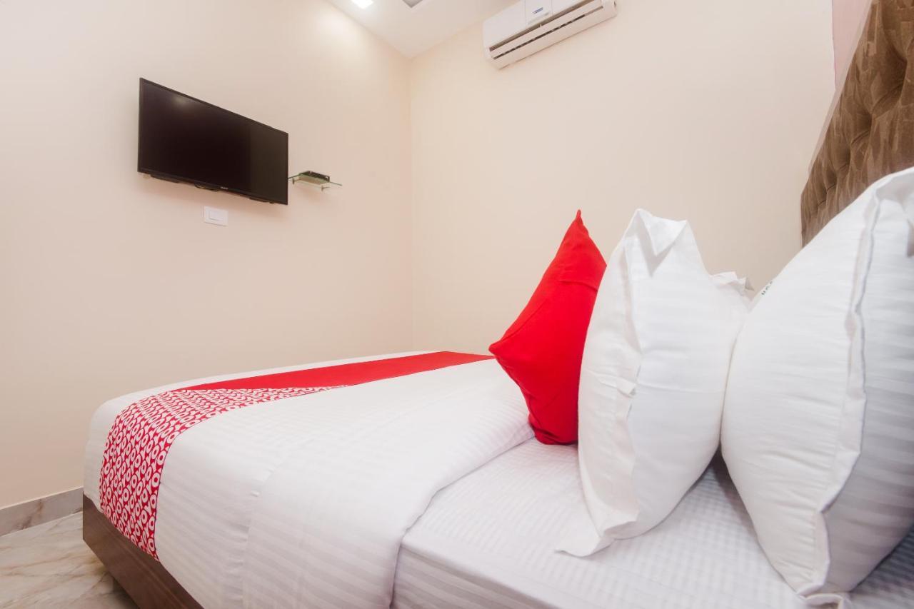 Hotel O Greenforest Near Airport Road Metro Station Bombaj Zewnętrze zdjęcie